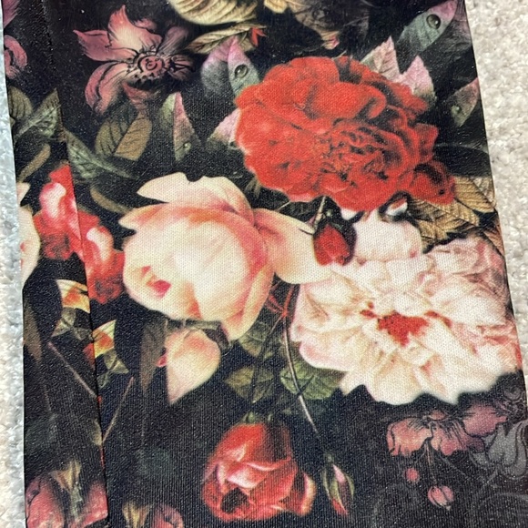 Romeo and Juliet Couture Floral Rose Leggings, sz M - Picture 11 of 12
